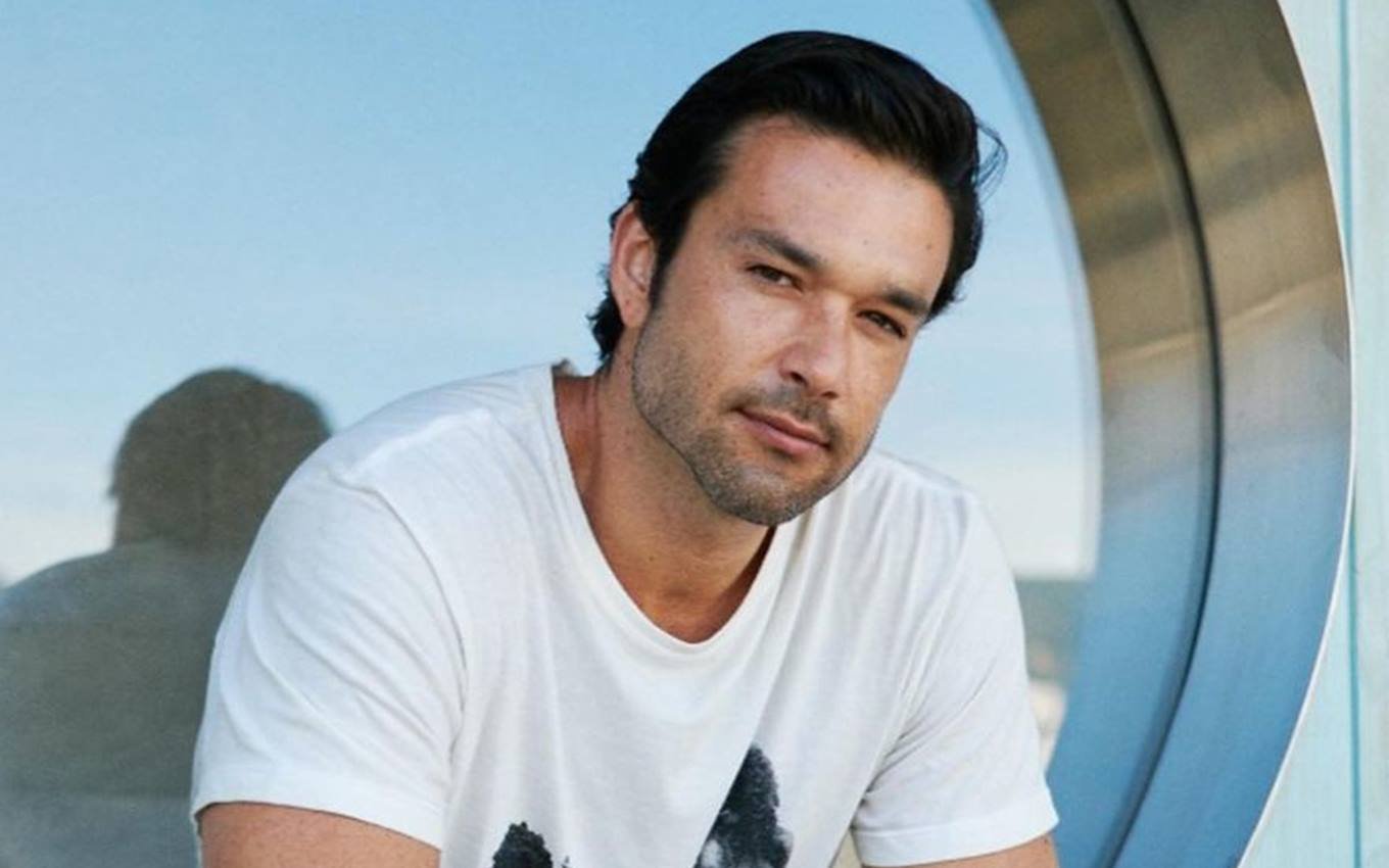 Sérgio Marone detona críticas ao seu vídeo de "mala marcada": "gente mal resolvida"