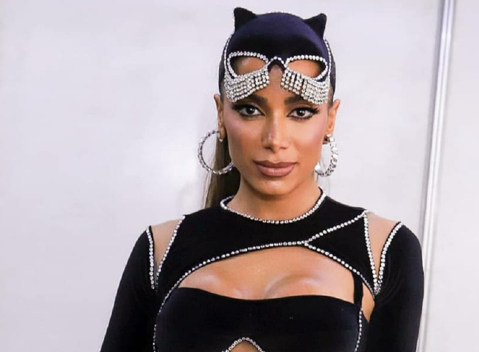Anitta passa mal