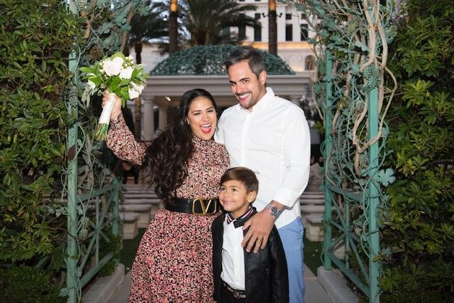 Simone renova os votos com Kaká Diniz, em Las Vegas