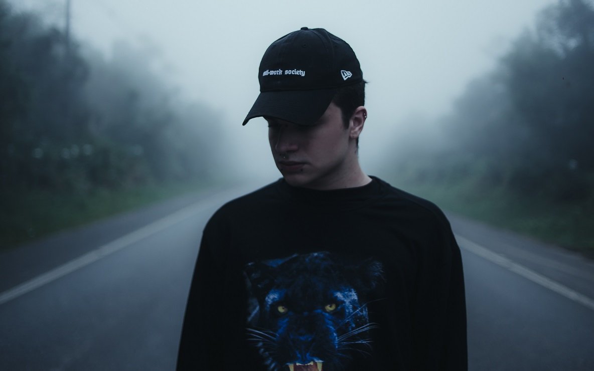 Konai canta sobre um término de relacionamento na nova "Amenizar"