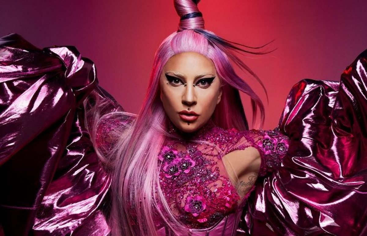 Lady Gaga estreia em 1º lugar nos discos mai vendidos do Reino Unido com "Chromatica"