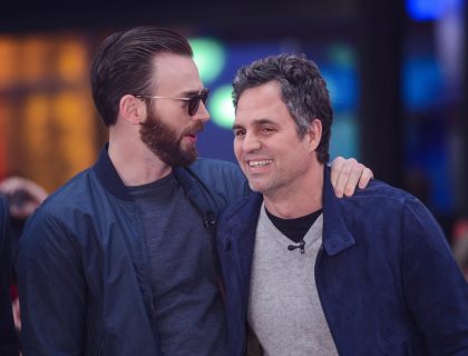 Imagem do post: Após Chris Evans ter nude vazada acidentalmente, Mark Ruffalo brinca com o ator