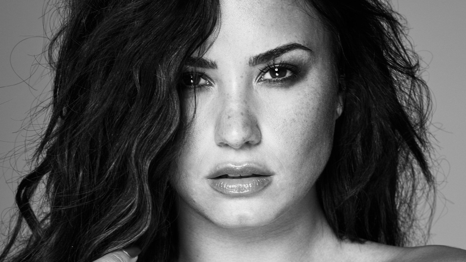 "Still Have Me" : Demi Lovato libera música inédita no Twitter
