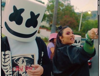 Imagem do post: Com Demi Lovato, Marshmello lança clipe de “OK Not To Be OK”