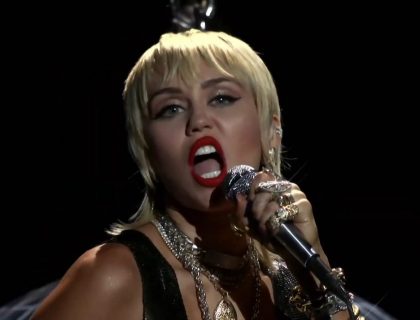 Imagem do post: Miley Cyrus afirma que se sentiu desrespeitada por diretores do VMA ao pedir para receber o mesmo tratamento de um homem