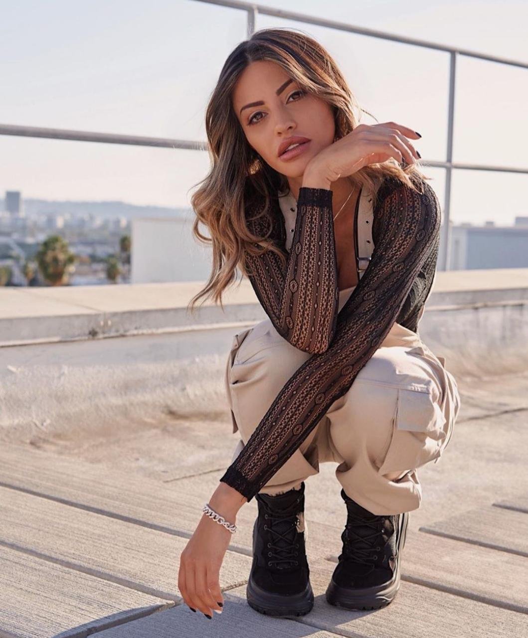 Ex de Biel, Duda Castro participa de clipe internacional