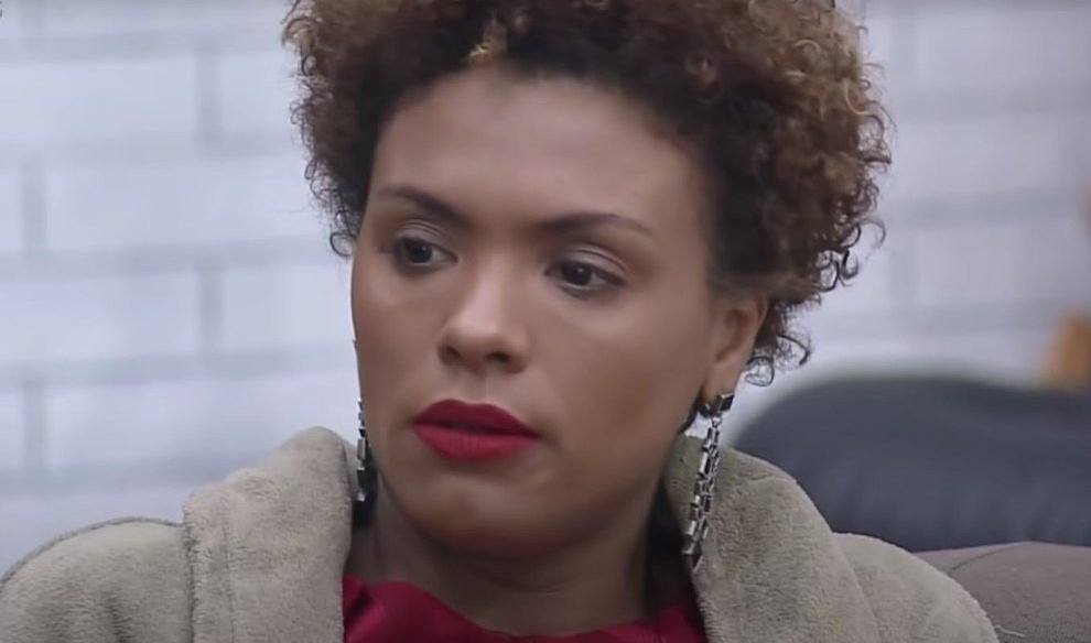 A Fazenda: Lidi Lisboa reclama de prisão de ventre: "não sai"