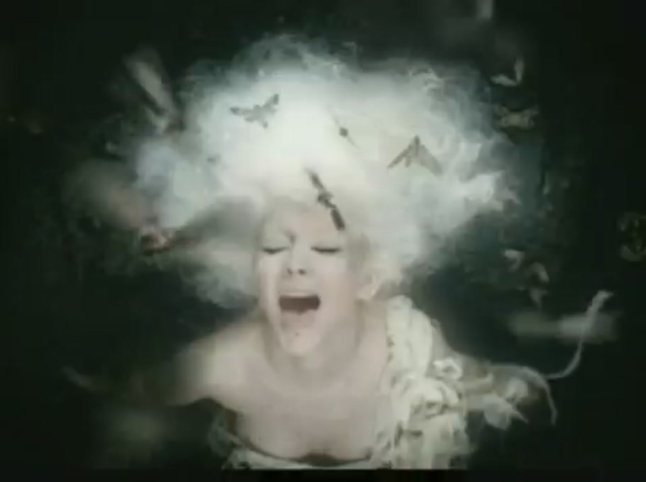 "Fighter" de Christina Aguilera conquista certificado de Ouro no Reino Unido