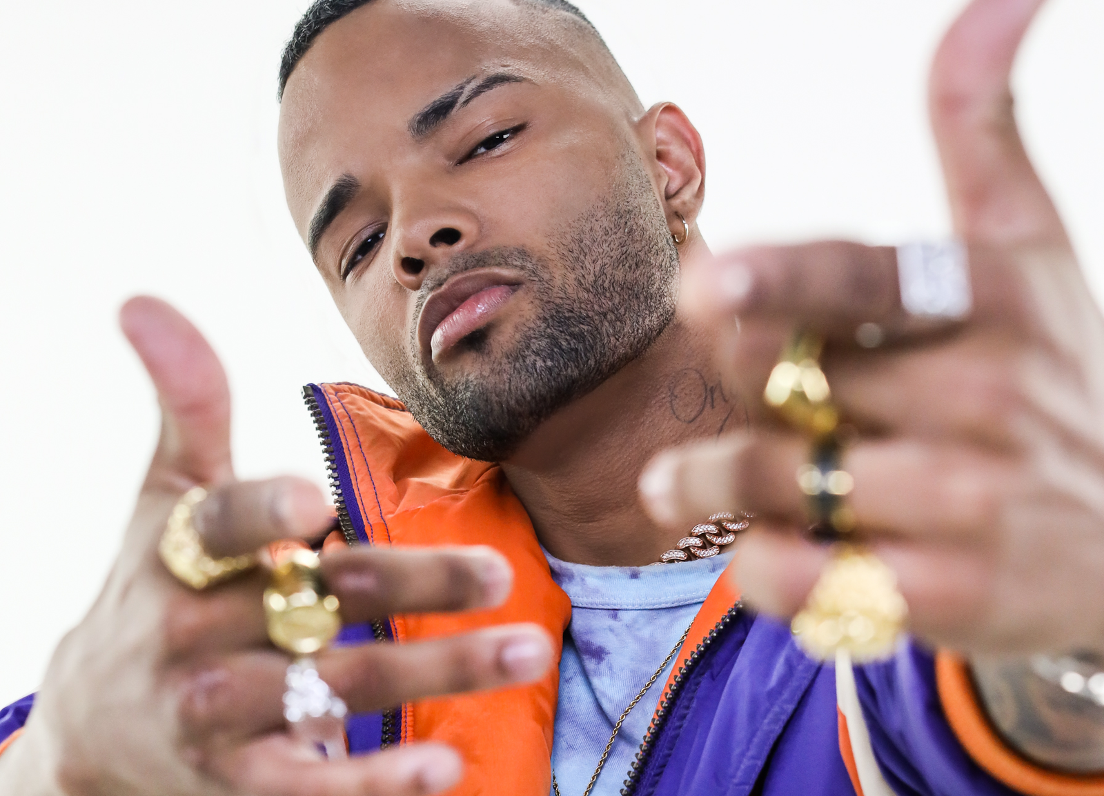 MC Zaac ganha prêmio internacional com "Desce Pro Play"