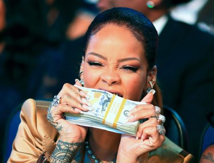 Imagem do post: Em resposta à fã, Rihanna diz que deve lançar “só uma” música