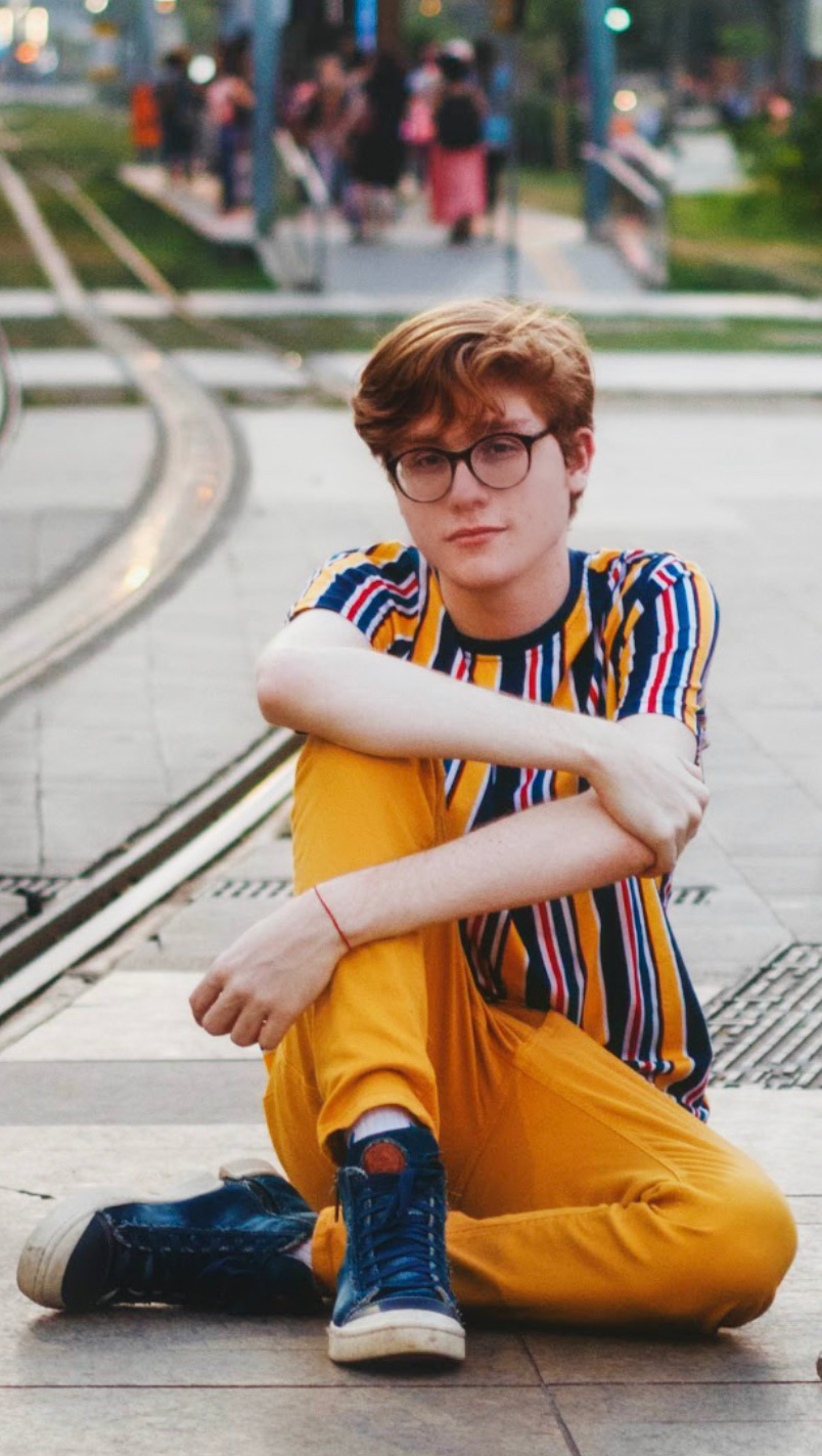 ENTREVISTA | Faria fala sobre “Idolatria”, novo single em parceria com Caroline Alves