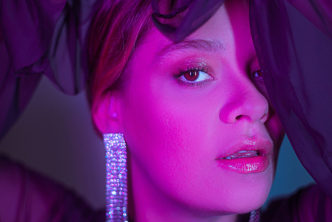 Lorena Simpson lança novo single em inglês, "Make Me Go" com Yinon Yahel