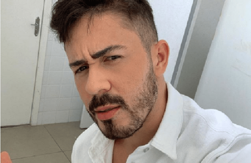 De férias nas Arábias, raio atinge avião que trazia Carlinhos Maia de volta para o Brasil