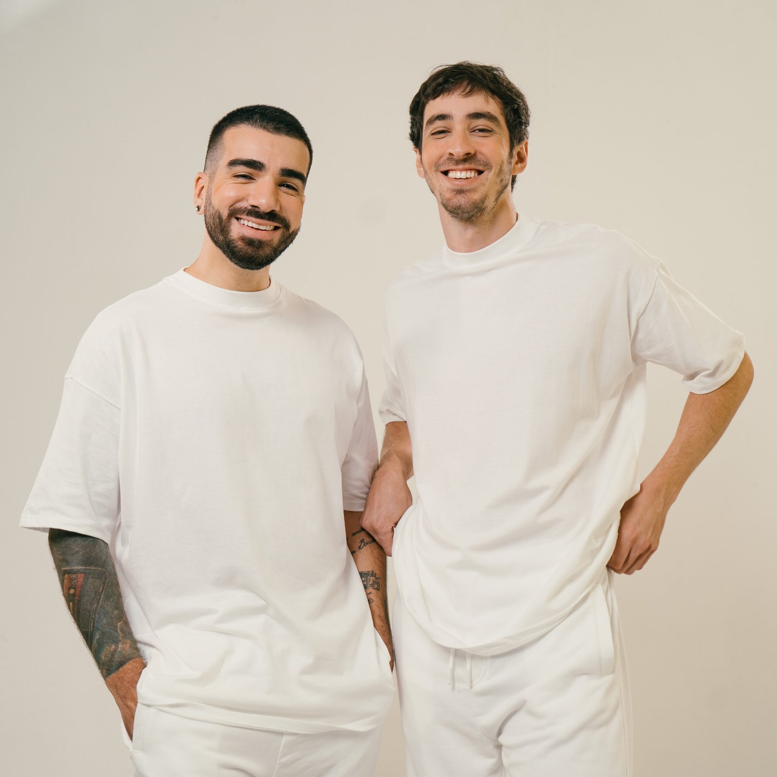 ENTREVISTA | OUTROEU lança single 'Dança' e álbum completo 'O Outro é Você', confira nosso bate papo