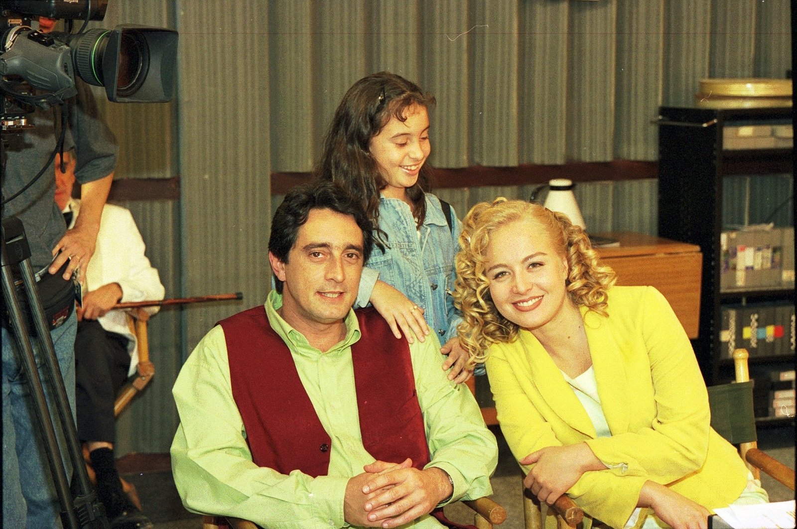 Eduardo Galvão ao lado de Angélica nós bastidores do infantil "Caça Talentos" (Foto: Globo)