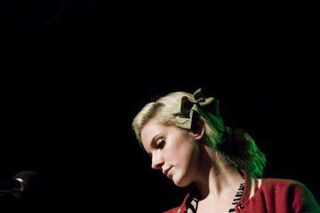 Segundo fortes rumores, Lizzy Grant A.K.A Lana Del Rey, poderá lançar regravação de "Kill Kill" nessa sexta-feira