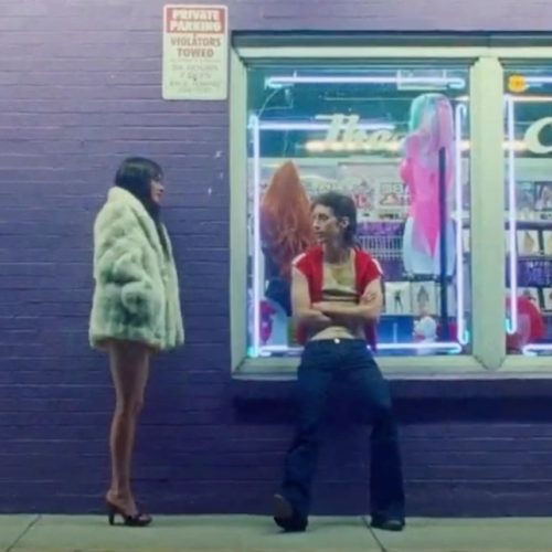 Imagem do post: Troye Sivan lança clipe de “Easy”, em parceria com Kacey Musgraves e Mark Ronson