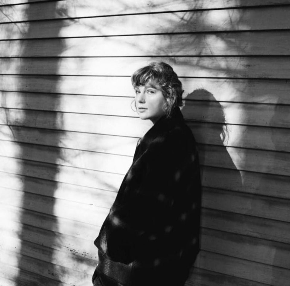 Taylor Swift em ensaio para álbum evermore