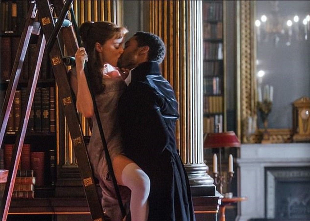 Netflix possui dificuldades em manter as cenas de sexo de "Bridgerton" longe de sites pornográficos 51 Netflix possui dificuldades em manter as cenas de sexo de "Bridgerton" longe de sites pornográficos