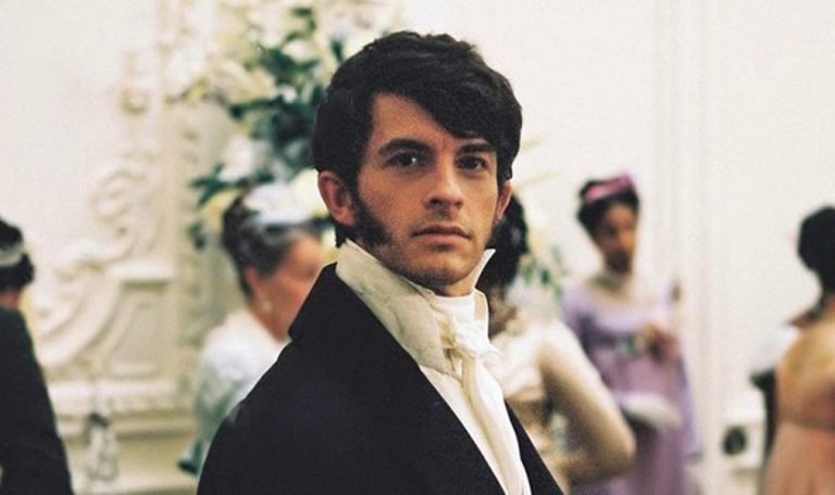 Jonathan Bailey interpreta Antony Bridgerton na série “Bridgerton” (Foto: Divulgação)