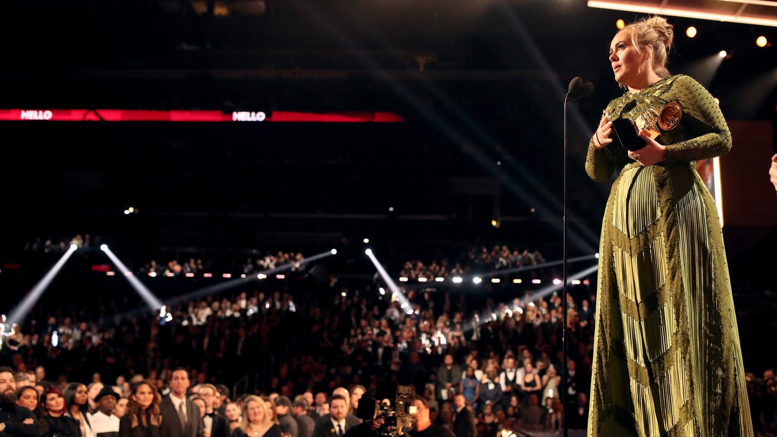 '25' de Adele ultrapassa 'evermore' de Taylor Swift e conquista o topo do iTunes WW 52 '25' de Adele ultrapassa 'evermore' de Taylor Swift e conquista o topo do iTunes WW