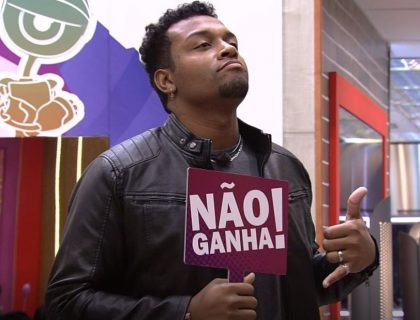 Imagem do post: Nego Di sugere manipulação em paredão que o eliminou: “Conta não tá batendo”