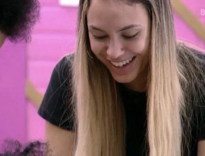 Imagem do post: VÍDEO | BBB21: Sarah faz comentário polêmico sobre tranças: “imagina usar em uma multinacional”