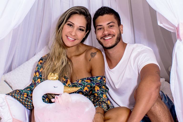 Após barracos nas redes sociais, Mayra Cardi e Arthur Aguiar reatam relacionamento