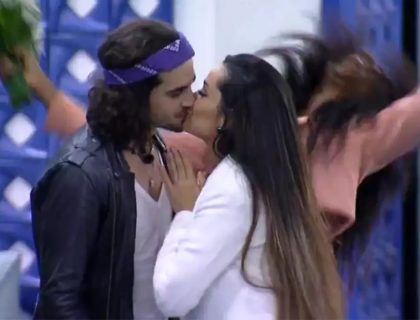 Imagem do post: VÍDEO | BBB21: Fiuk e Juliette encenam casamento e protagonizam beijo: “Uma história de muita guerra”