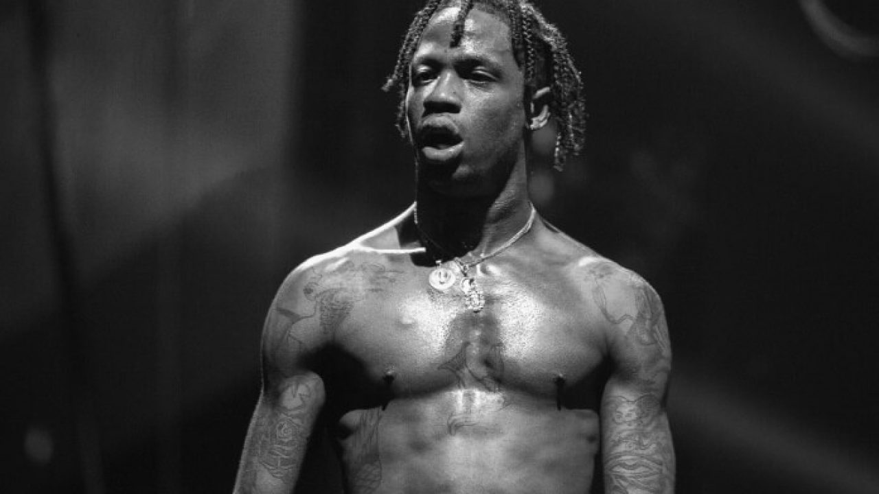 Vídeo de Travis Scott sendo homofóbico ressurge na web e internautas cobram "cancelamento" igual ao de DaBaby