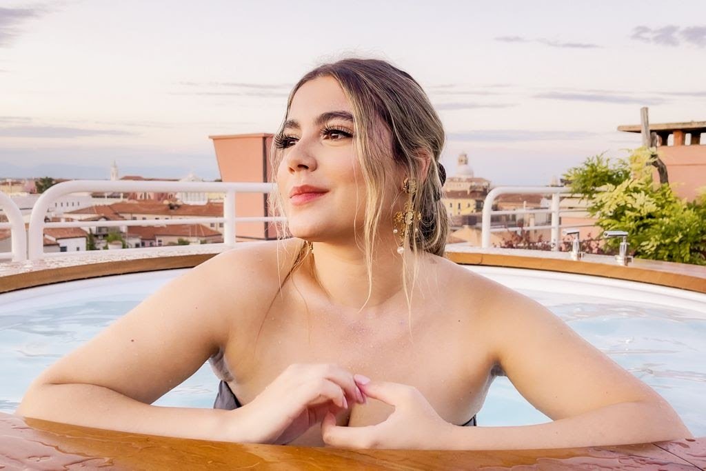 Cantora Belita lança clipe de novo single "Arrivederci" com muito swingue e a mistura de Brasil e Itália