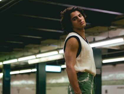 Imagem do post: Lucas Pretti comemora sucesso de “Me Chama” e revela curiosidades sobre o clipe gravado em Nova York