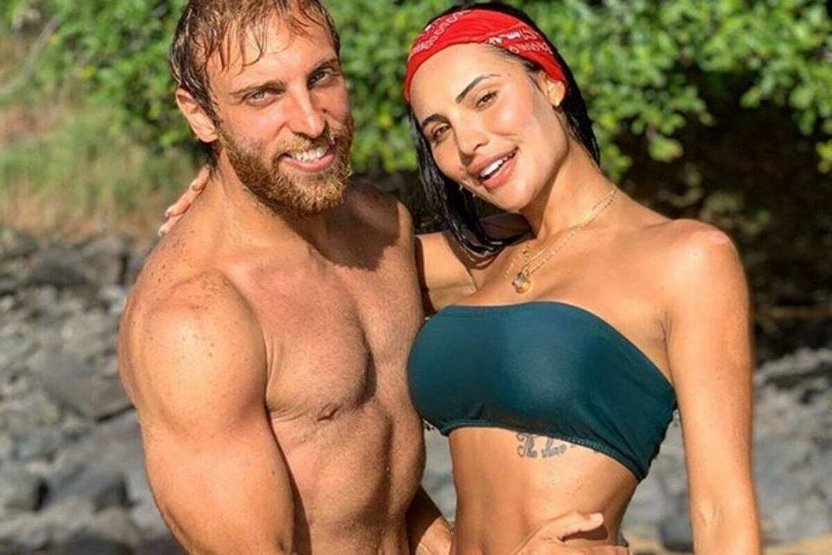 Aline Mineiro e Léo Lins ficam durante Réveillon