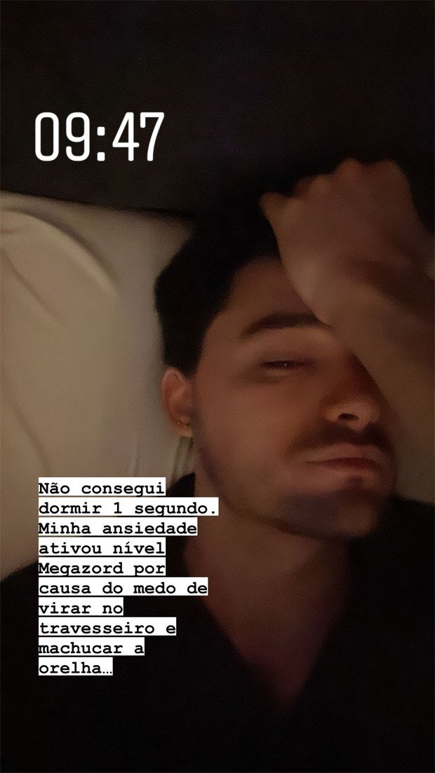 Felipe Neto desabafa após passar a noite sem dormir: "Medo de virar no travesseiro" 52 felipe neto
