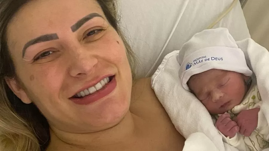 Prematuro, nasce segundo filho de Andressa Urach; criança passa bem