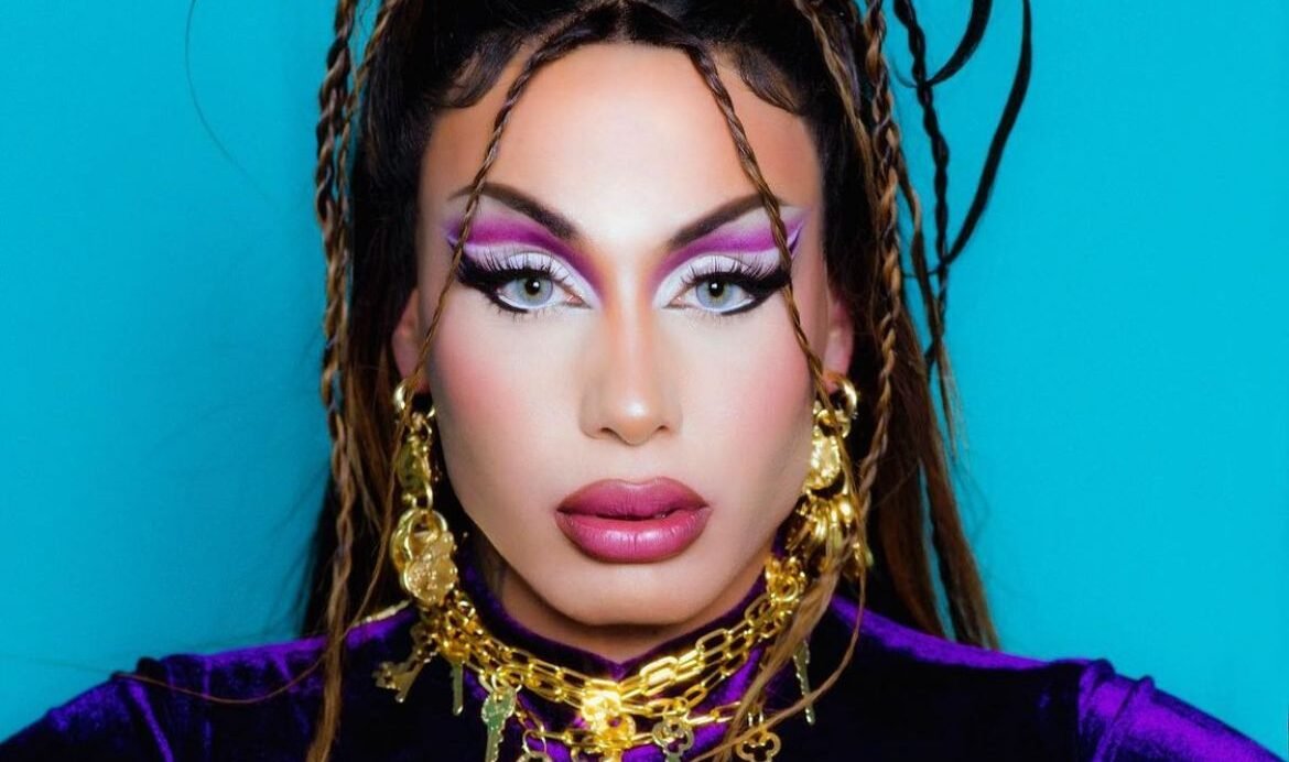 Pink Flamingo comemora aniversário de três anos no RJ com show de Grag Queen