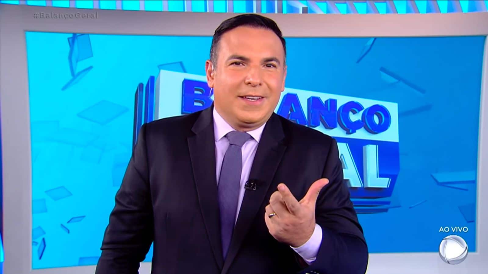 Imagem do post Gottino retorna aos trabalhos na RecordTV após mal súbito e se emociona: “Meu eterno agradecimento!”