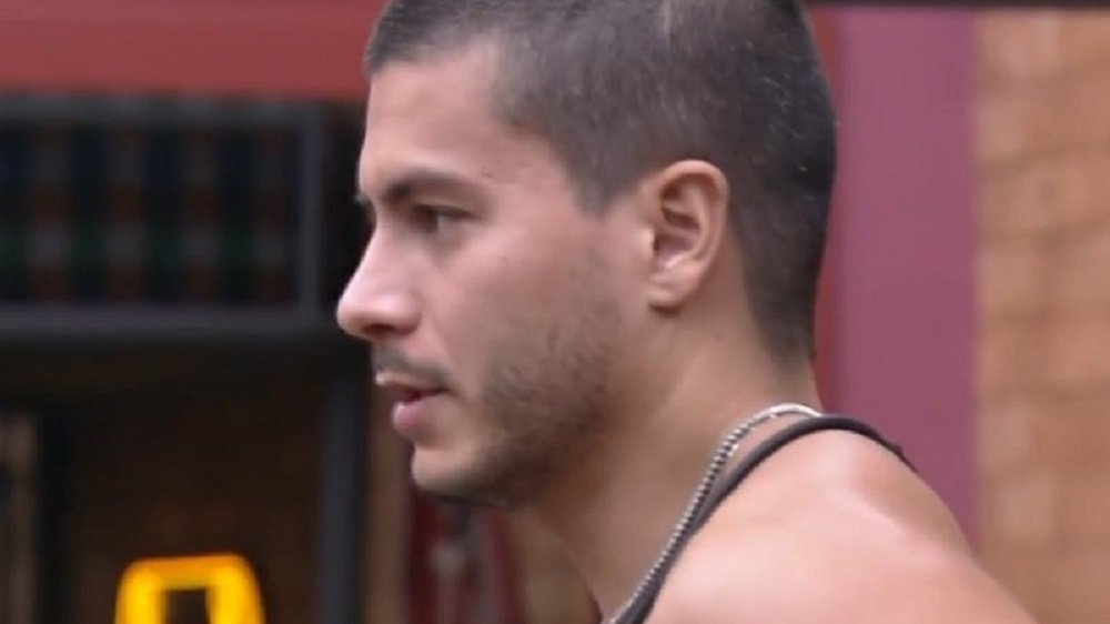 arthur aguiar se ofende com piada sobre mairacardi