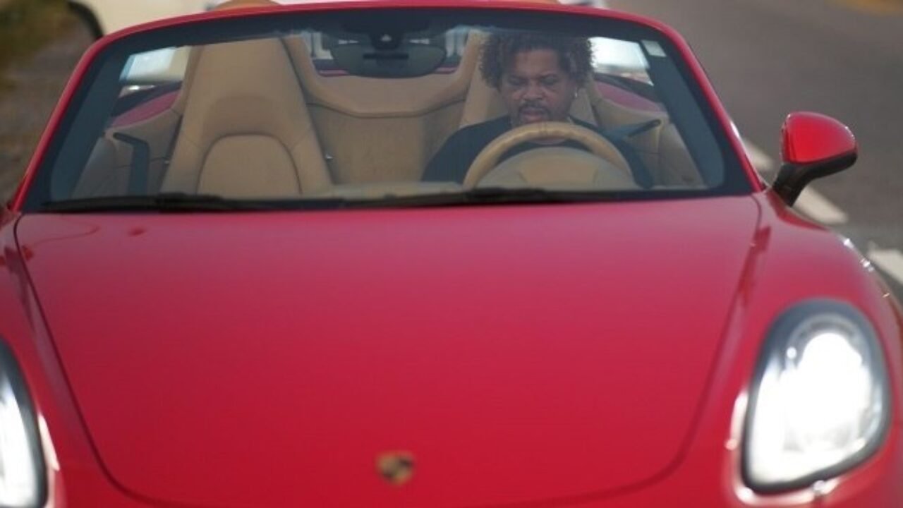 morador de rua dirige carro 500 mil