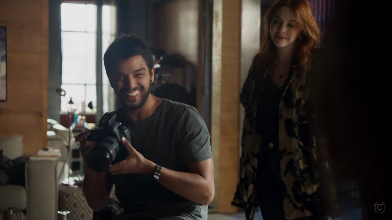 Ator Rodrigo Simas anuncia saída da Globo após 10 anos