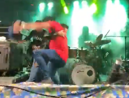 Imagem do post: Palco desaba com banda durante festa junina em cidade da Bahia; veja vídeo