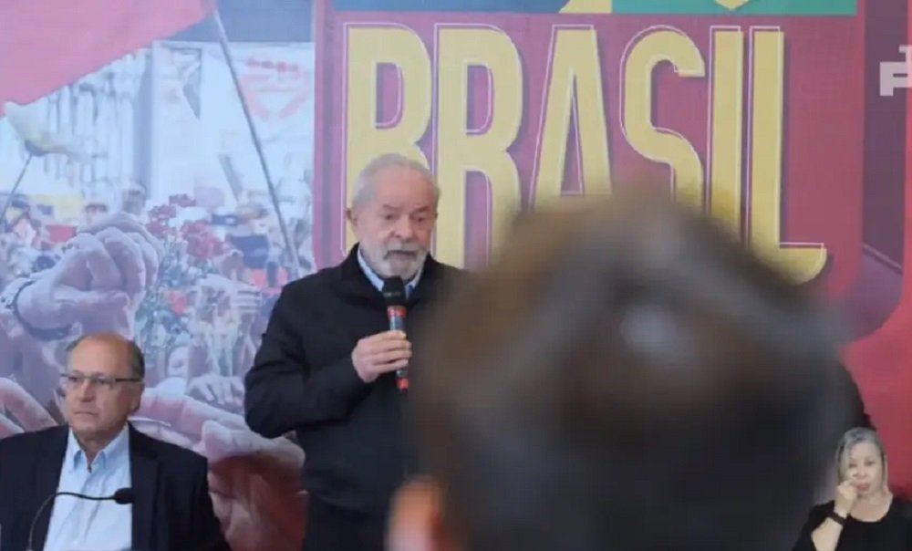 homem invade evento lula