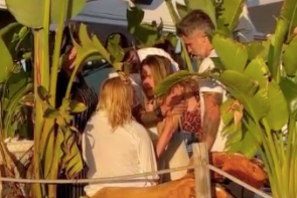 Vídeo: Filhos de Giovanna Ewbank sofrem racismo e atriz parte pra cima de mulher