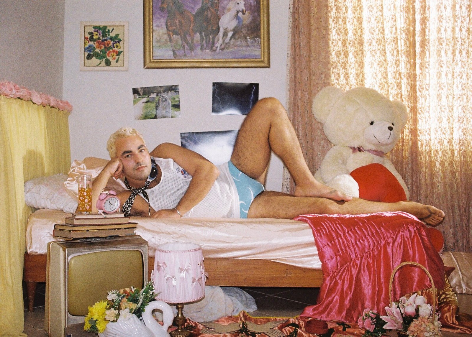 Estilista Totô de Babalong mostra toda sua originalidade musical no álbum “Contém1drama”