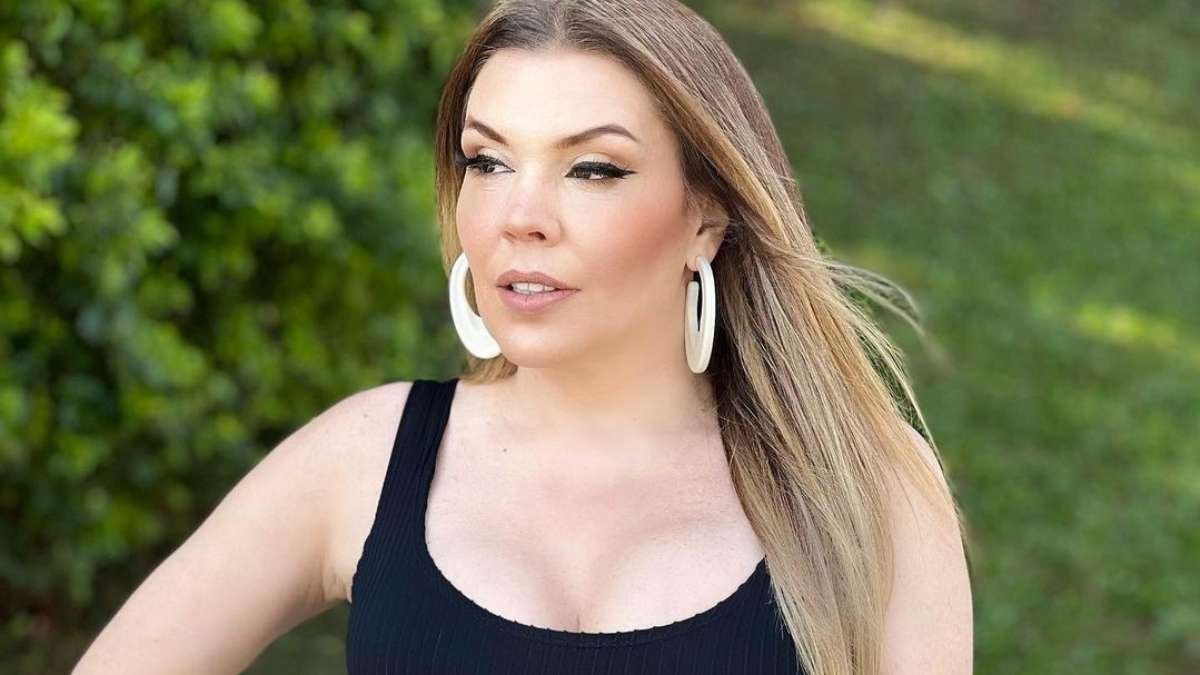 Simony revela cancer