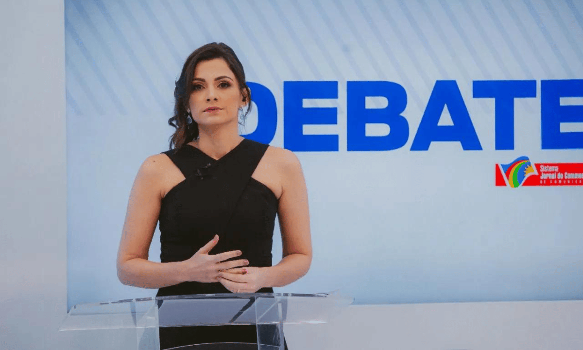 Jornalista demaia ao vivo debate