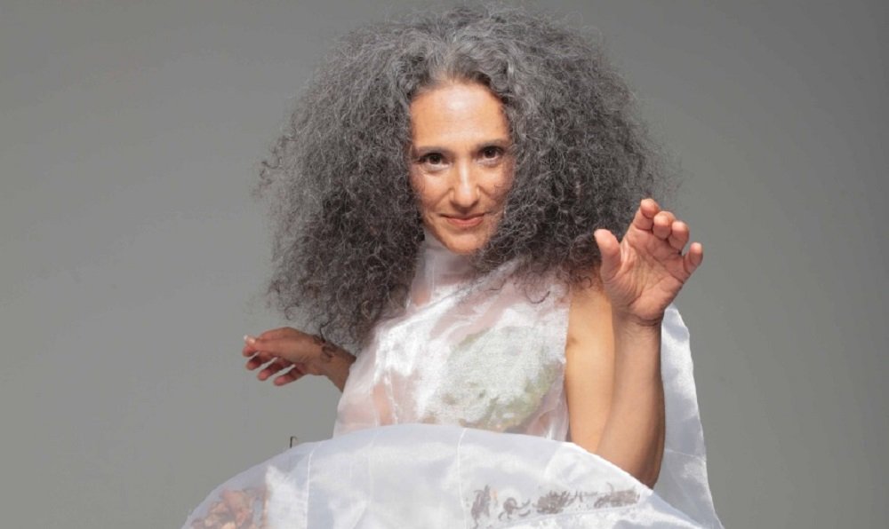 Badi Assad anuncia datas de turnê que vai rodar o país, além dos Estados Unidos, França, Áustria e Alemanha