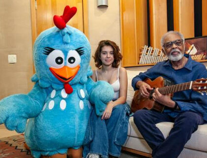 Imagem do post: Gilberto Gil e Flor Gil regravam sucesso de Galinha Pitadinha