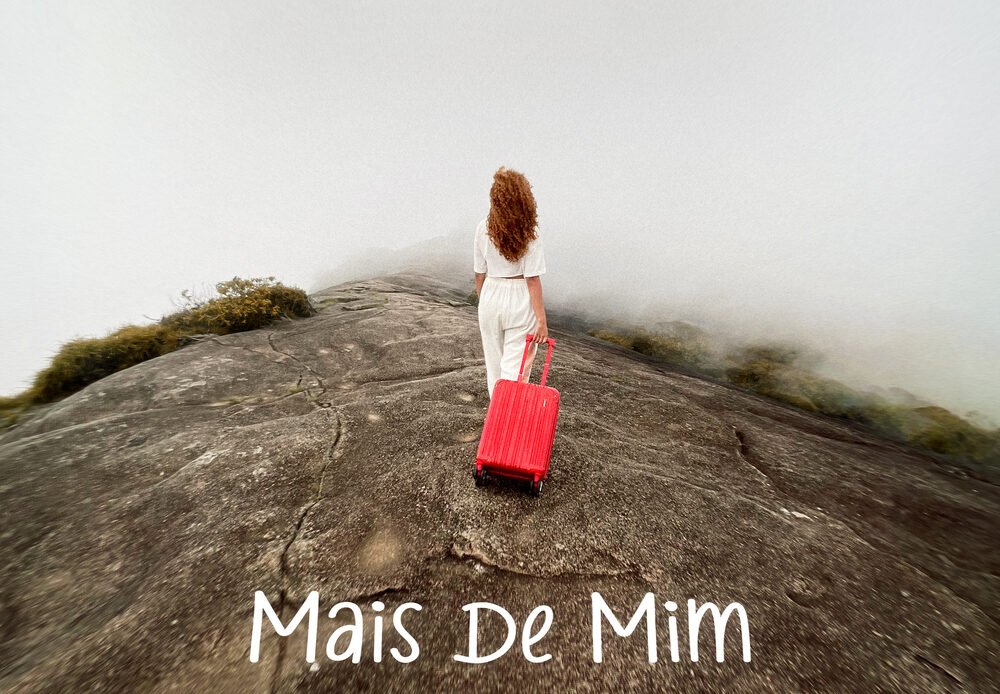 Exclusivo: Liza Lou anuncia "Mais de Mim" e divulga capa do single