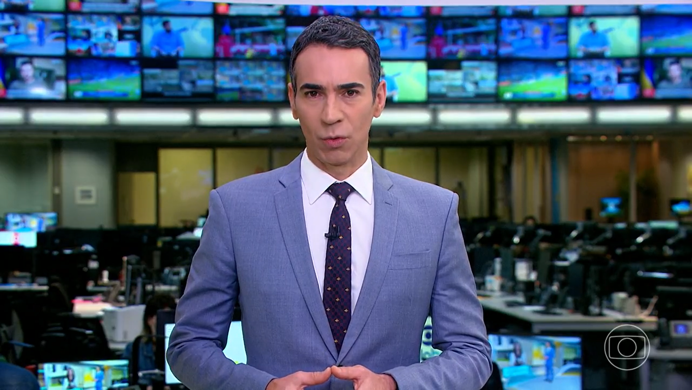 Imagem do post César Tralli comete gafe ao vivo no ‘Jornal Hoje’: “Câmera com celular”